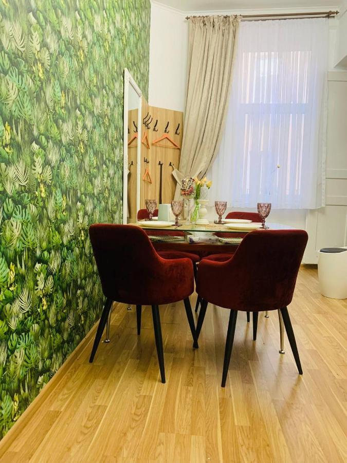 Centr Opera House 2 Rooms Lviv Dış mekan fotoğraf