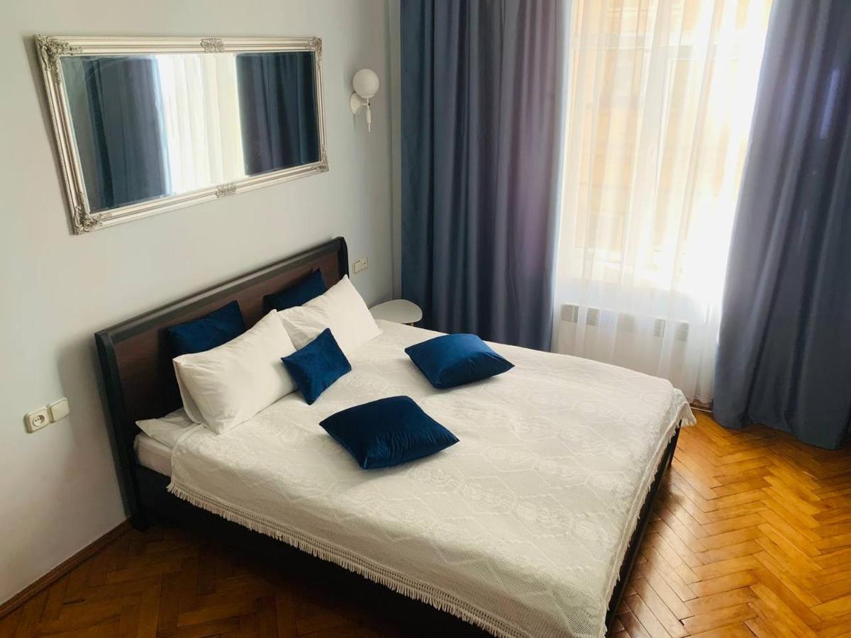Centr Opera House 2 Rooms Lviv Dış mekan fotoğraf